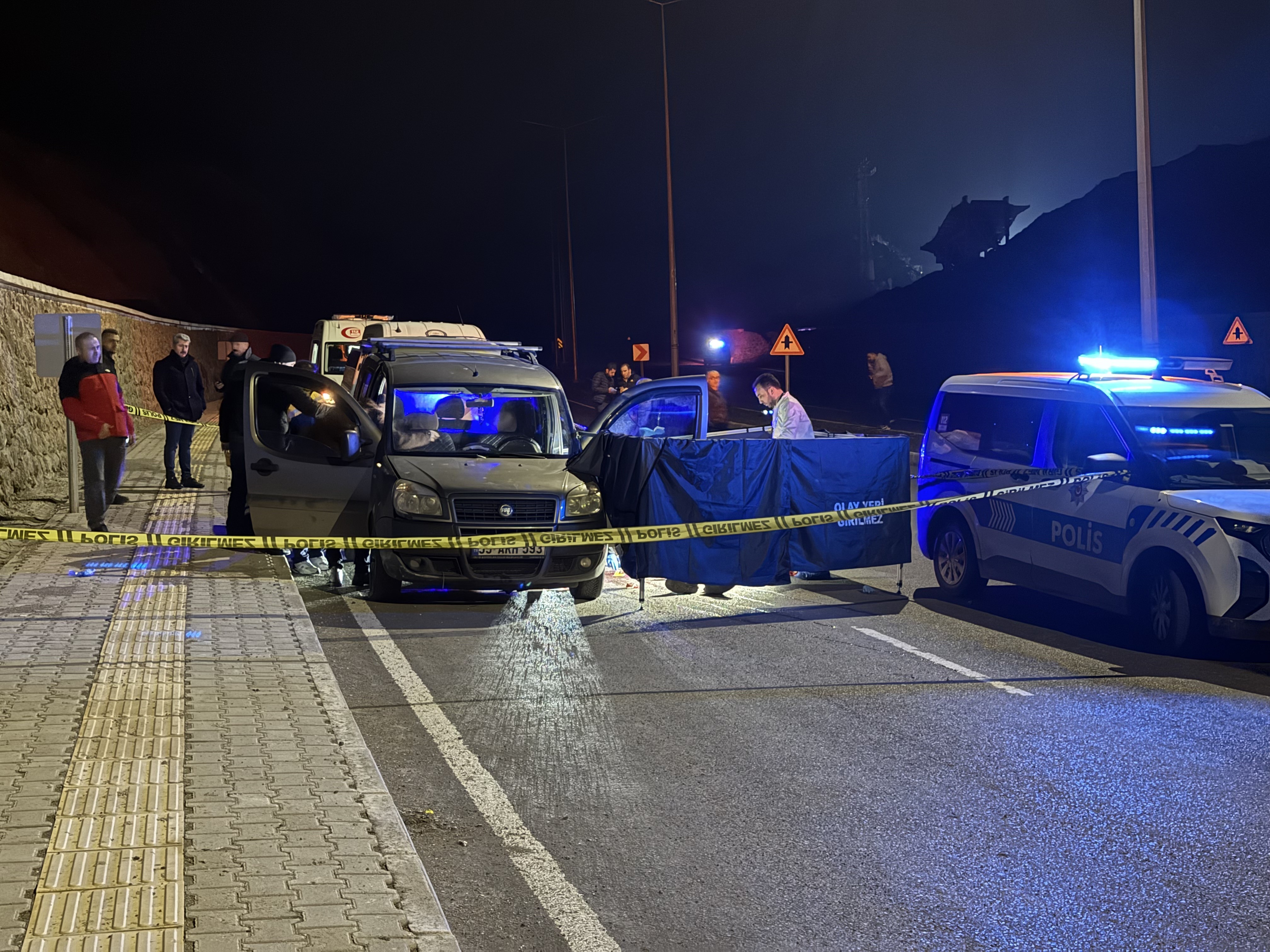 Yasak Ilişkide Cinayet! Sevgilisini Araç Içinde Boğazını Keserek Öldürdü (10)