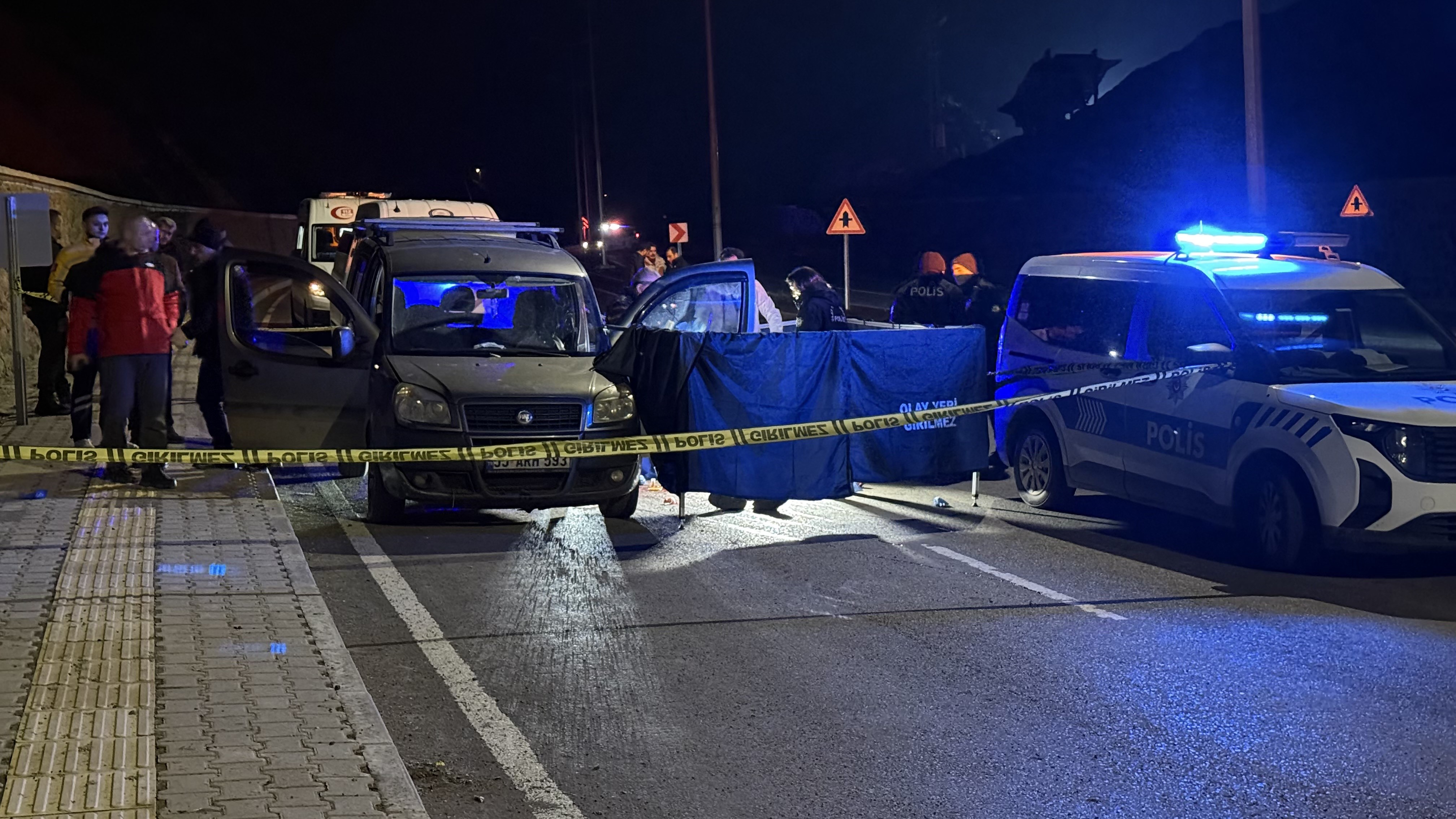 Yasak Ilişkide Cinayet! Sevgilisini Araç Içinde Boğazını Keserek Öldürdü (12)