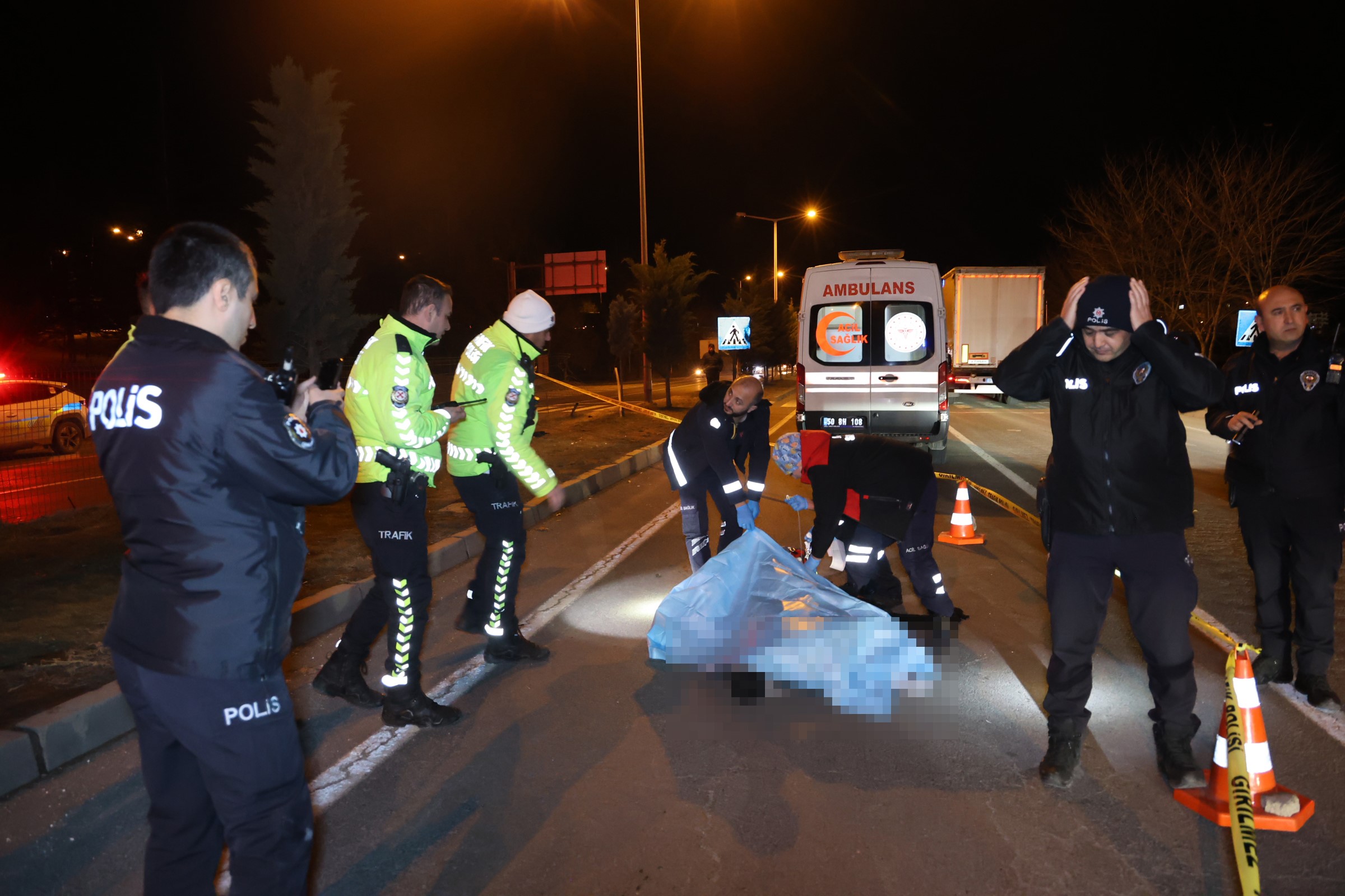 Yaya Geçidi Yine Can Aldı 16 Yaşındaki Çocuk Öldü (8)