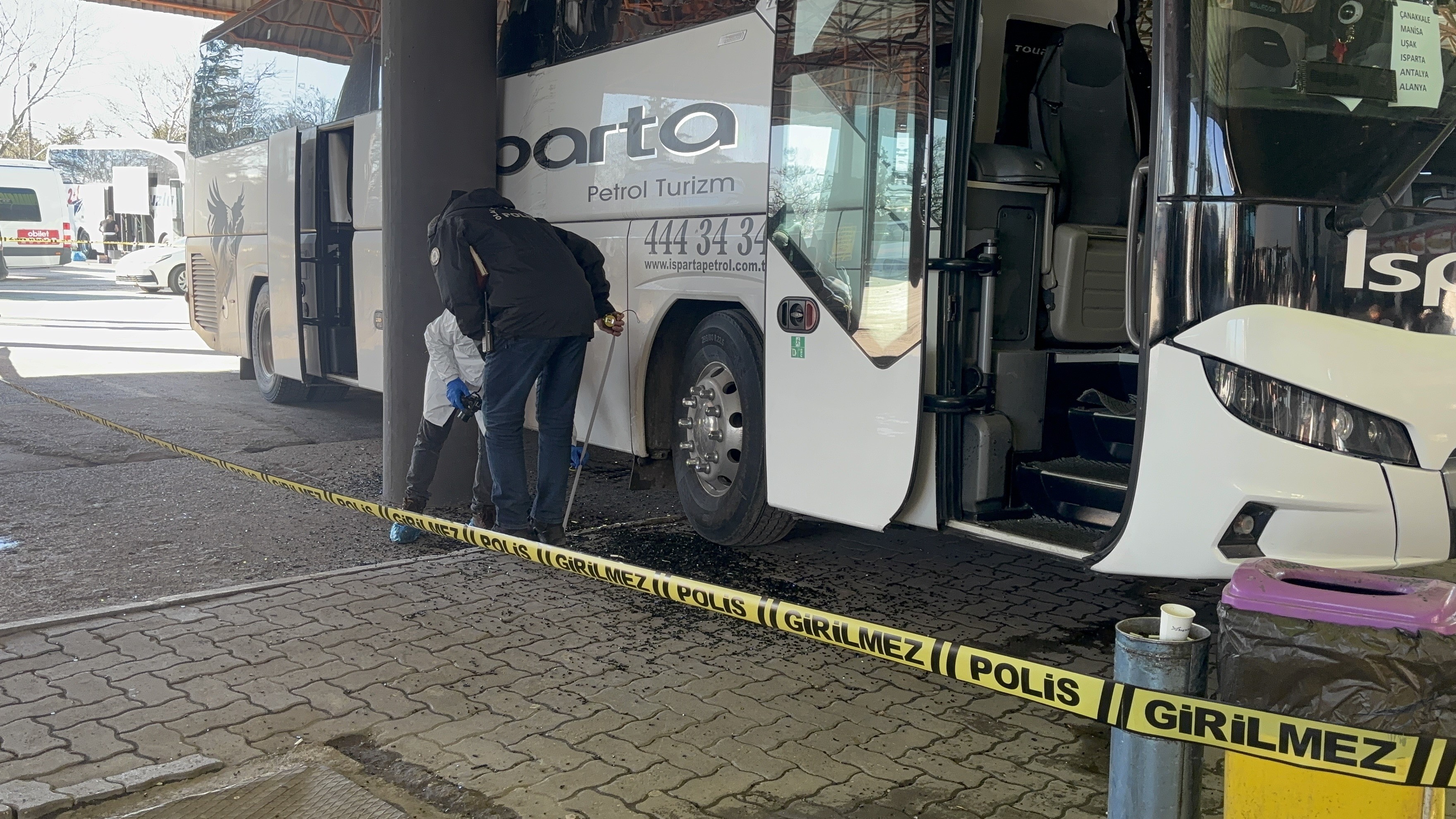 Yedek Şoför Aracı Çalıştırdı, Asıl Şoför Canından Oldu! Otogarda Korkunç Anlar Kamerada (3)