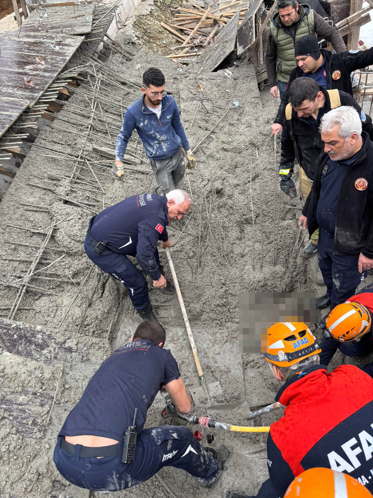 Yeni Dökülen Beton Çöktü! Tonlarca Betonun Altında Kalan Işçilerden Acı Haber (3)