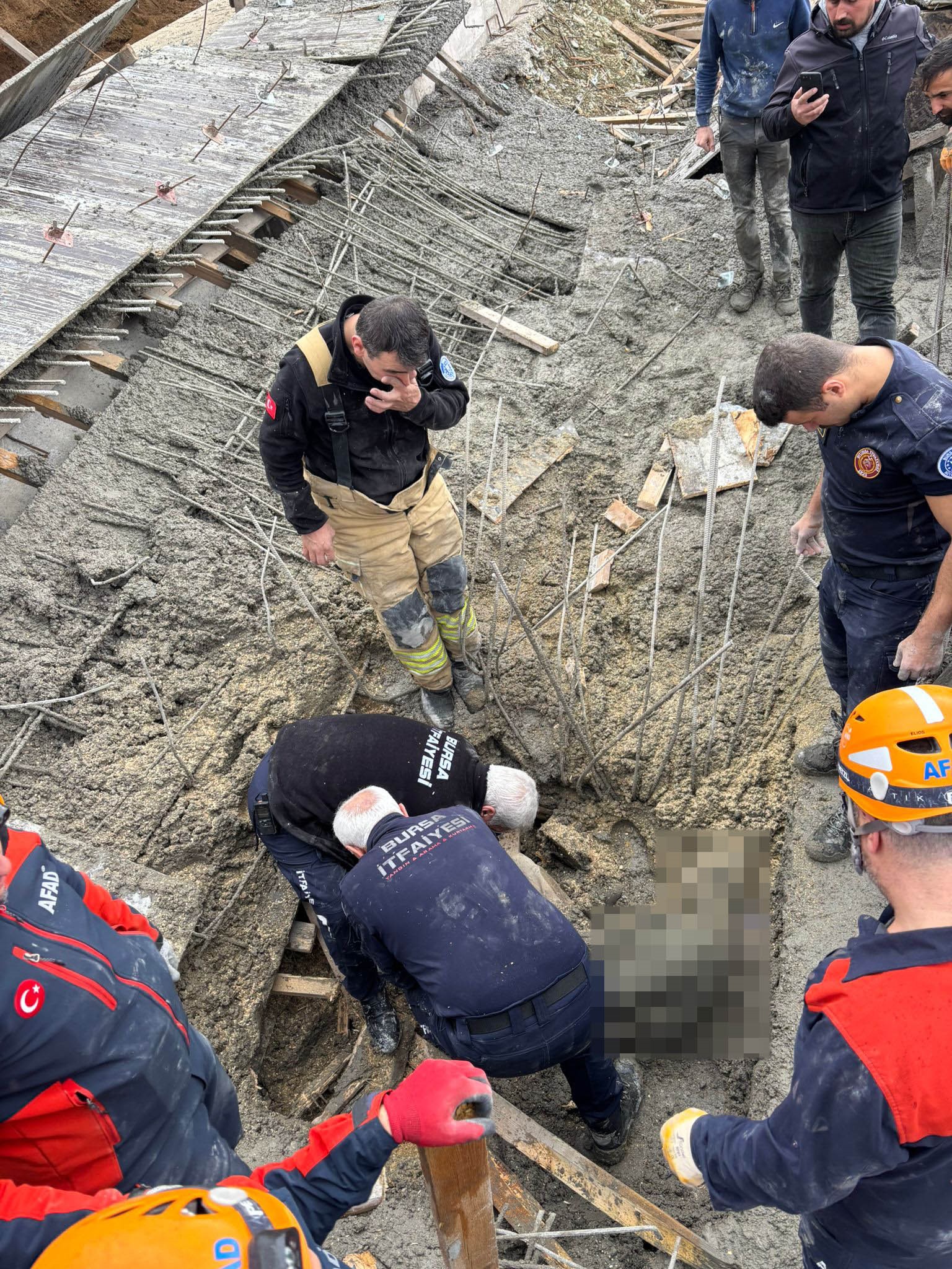 Yeni Dökülen Beton Çöktü! Tonlarca Betonun Altında Kalan Işçilerden Acı Haber (4)