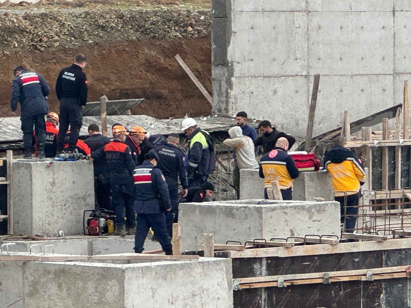 Yeni Dökülen Beton Çöktü! Tonlarca Betonun Altında Kalan Işçilerden Acı Haber (5)