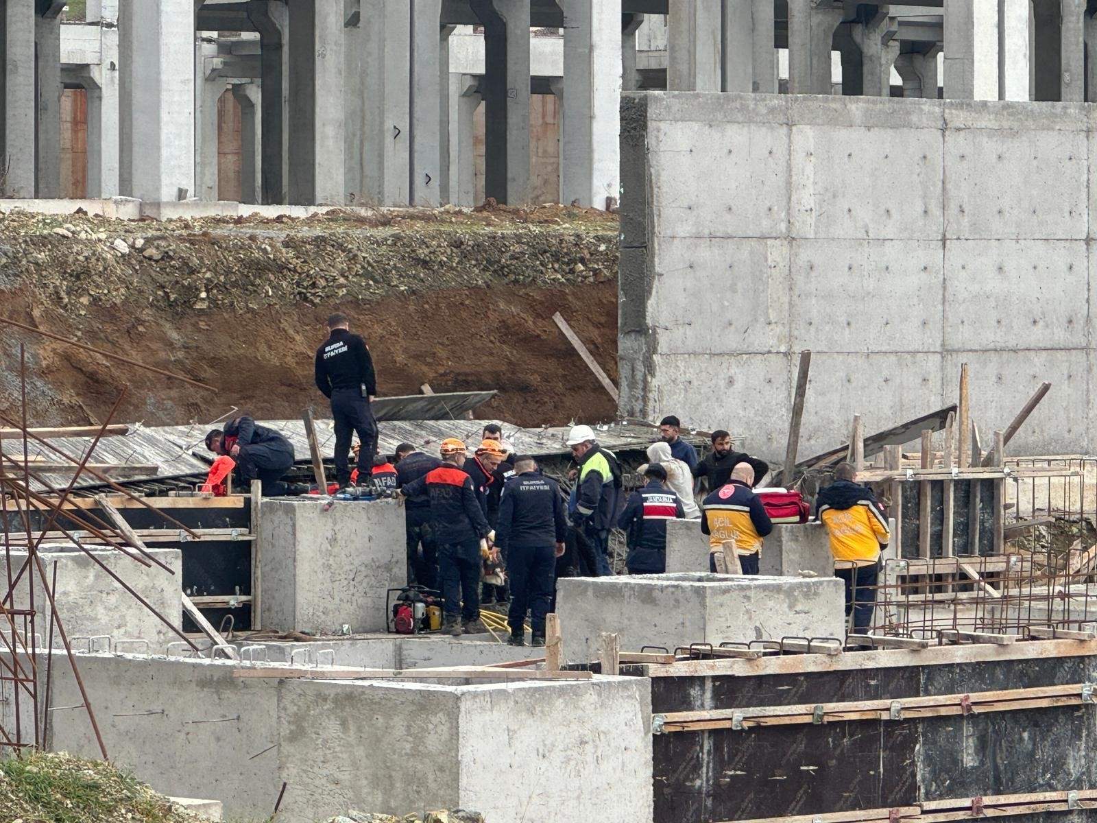 Yeni Dökülen Beton Çöktü! Tonlarca Betonun Altında Kalan Işçilerden Acı Haber (7)