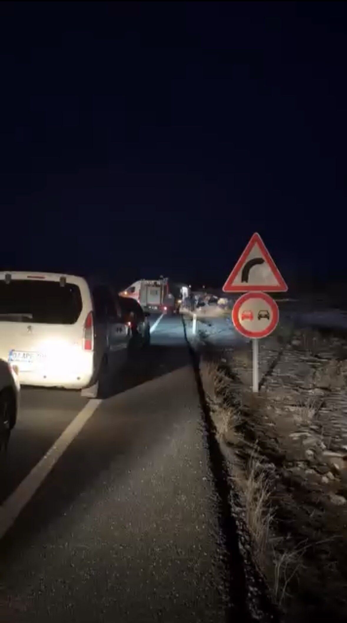 Yol Kan Gölüne Döndü Korkunç Çarpışmada 3 Ölü, 2 Yaralı! (3)