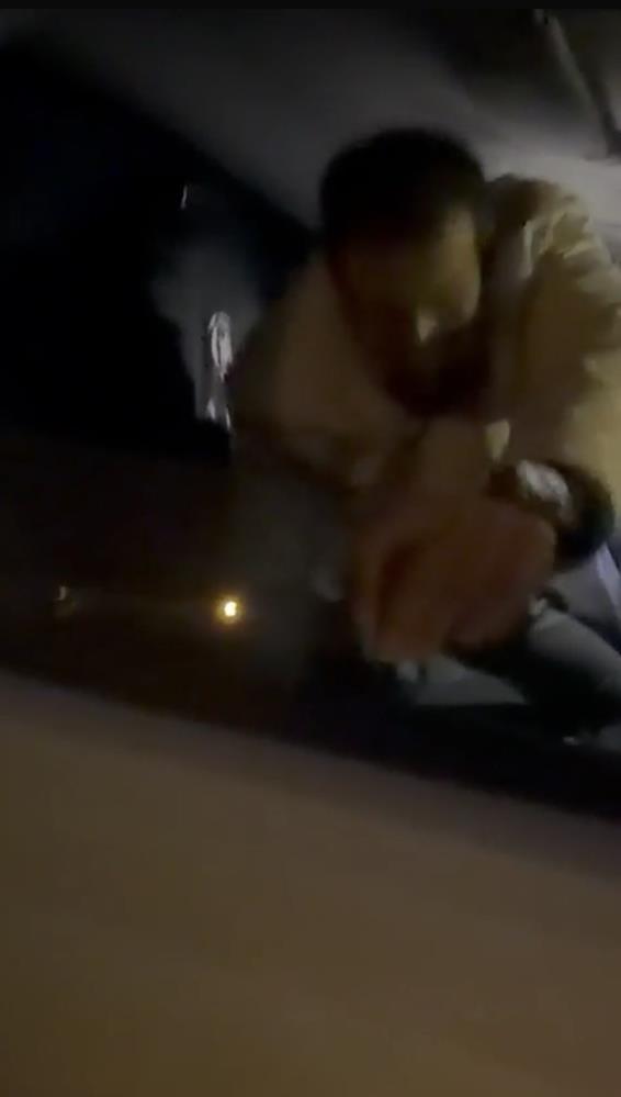 Yol Verme Kavgasi Dehsete Dondu Taksici Bicakla Saldirdi O Anlar Kamerada (4)