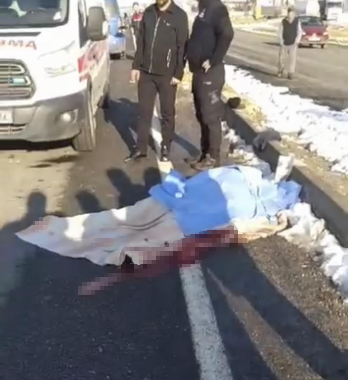 Yolun Karsisina Gecerken Can Verdi Otomobil Carpan Yaya Hayatini Kaybetti (3)