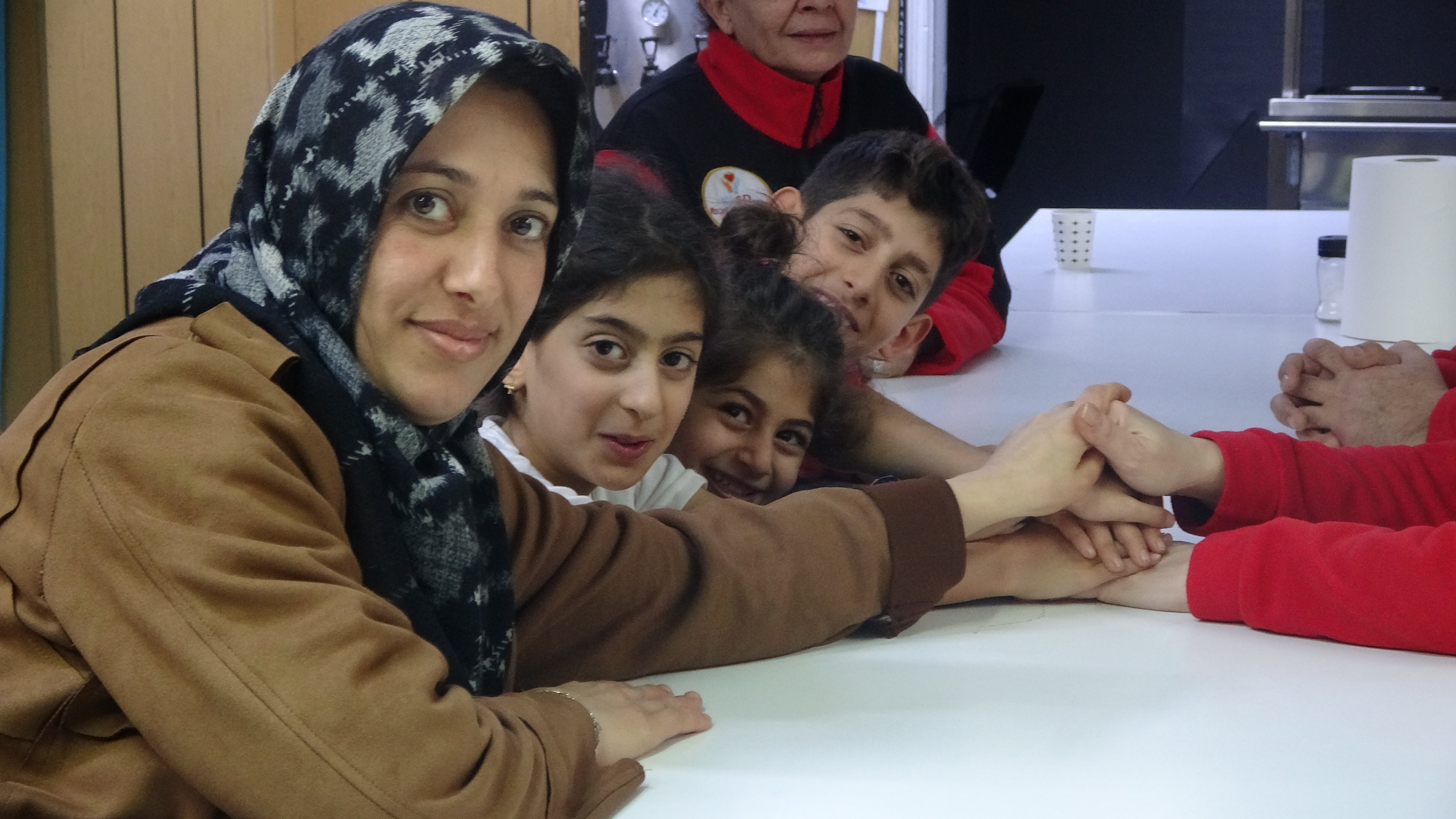 Yürek Burkan Olay! Kayınvalidesi Evden Kovdu, Anne Çocuklarıyla Mescide Sığındı (4)