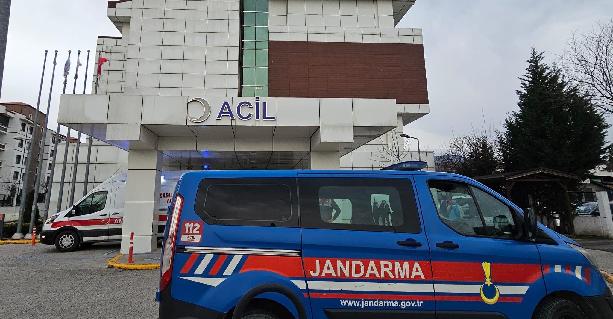 Yürekleri Ağza Getiren Olay 3 Yaşındaki Çocuk Bungalovda Havuza Düştü (2)