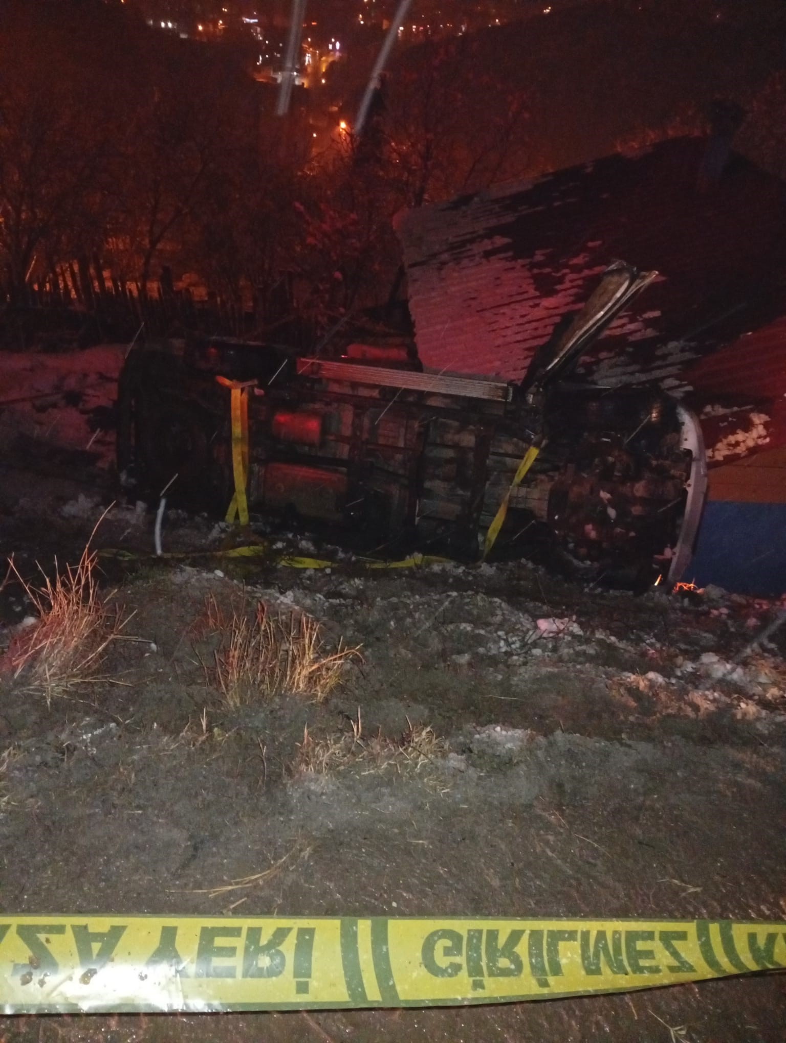 Zamanla Yarisin Boylesi Gorulmedi Bir An Bile Dusunmeden Sedyenin Uzerine Atladi (3)