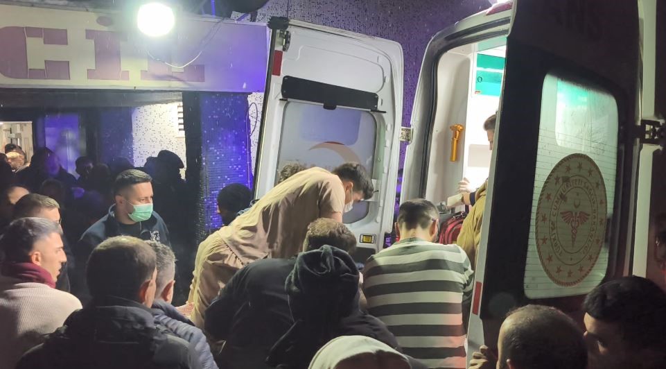 Zamanla Yarisin Boylesi Gorulmedi Bir An Bile Dusunmeden Sedyenin Uzerine Atladi (7)