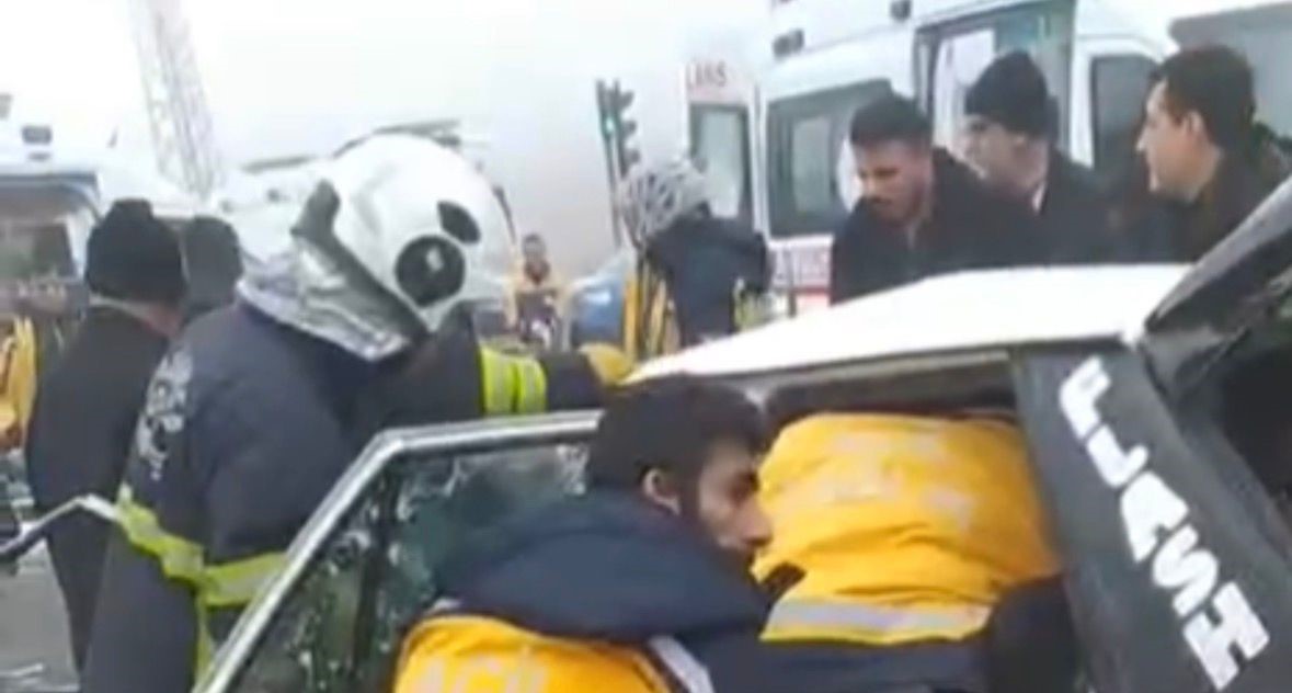 Zincirleme Kaza Ölümle Bitti! 3 Araç Birbirine Girdi, 1 Ölü 6 Yaralı (4)