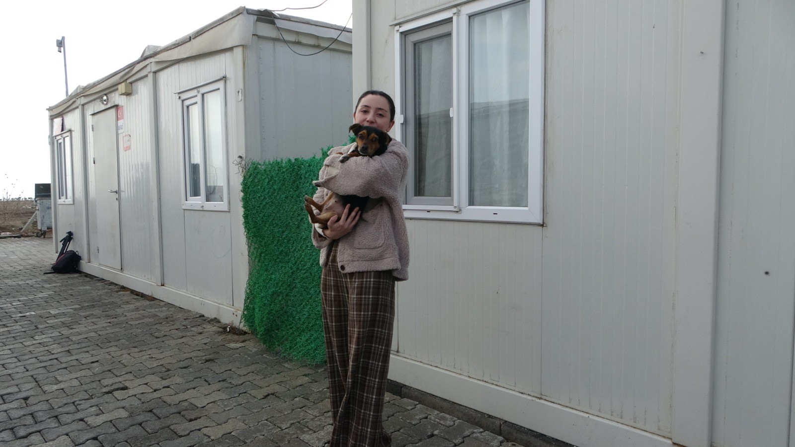 6 Şubat’tan Kalan Bir Dostluk Boncuk Sosyal Medyanın Yeni Yıldızı Oldu (3)