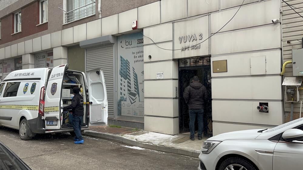 7 Kattan Atlayan Adamin Evinde Esinin Cansiz Bedeni Bulundu Olay Supheli Olum Olarak D (2)