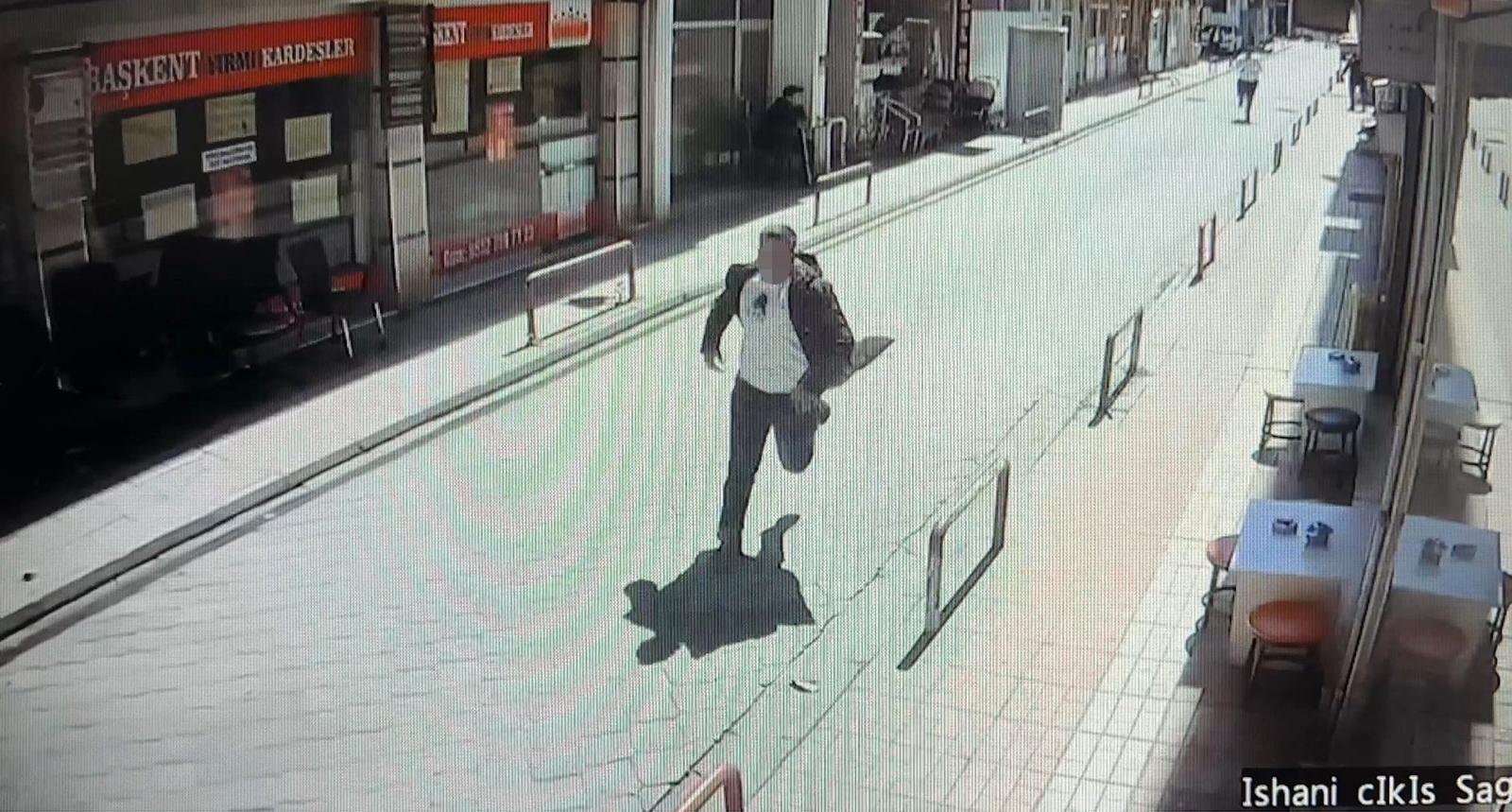 Ablası Için Cinayet Işledi 16 Yaşındaki Çocuk, Amcasının Oğlunu Tabancayla Öldürdü (3)