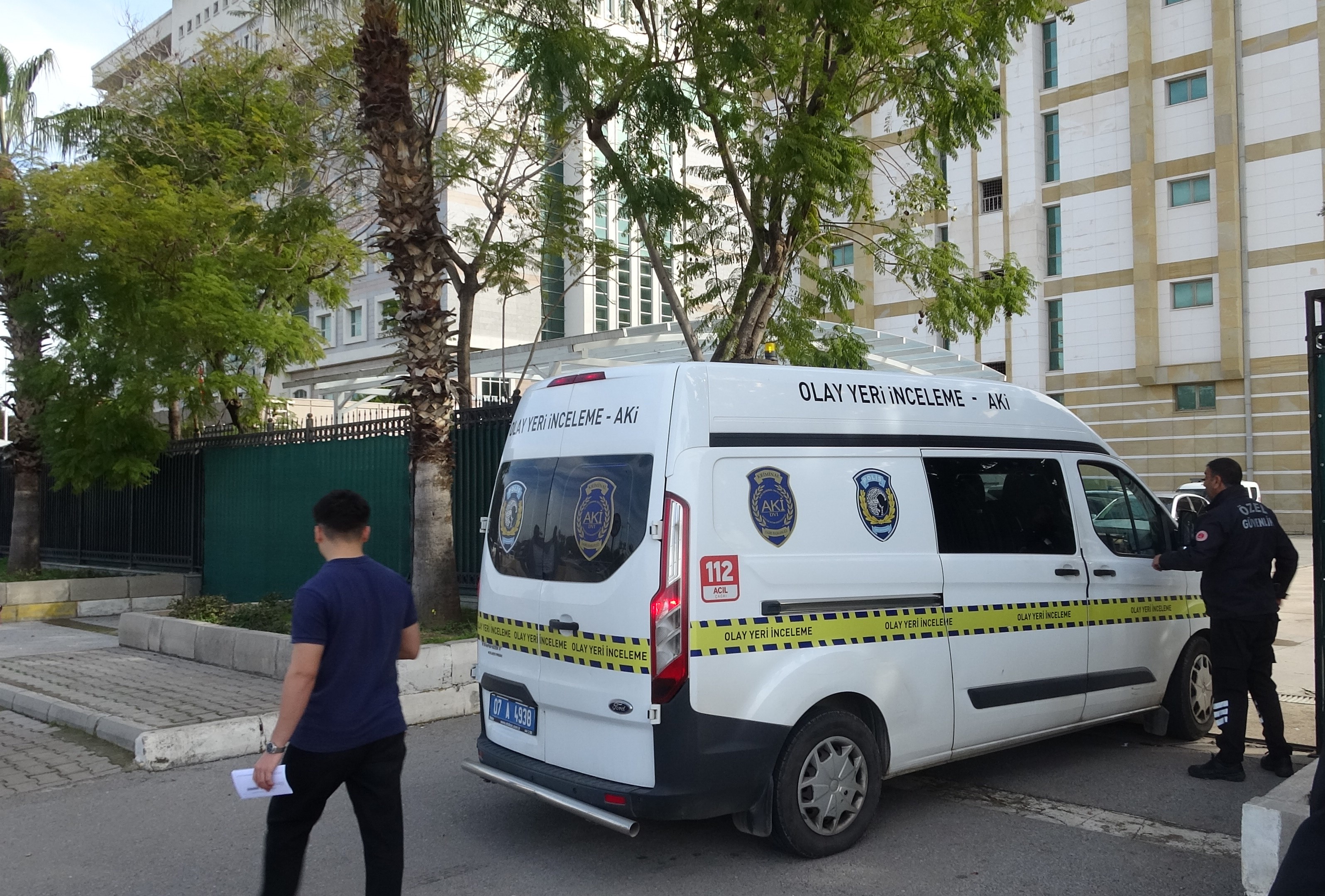 Adliyede Silah Sesi Yankılandı! Özel Güvenlik Görevlisi Tuvalette Ölü Bulundu (4)