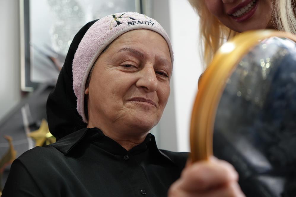 Ailesini Kanserden Kaybetti Binlerce Hastaya Umut Oldu Kardelen Taskinin Yurek Isitan (3)