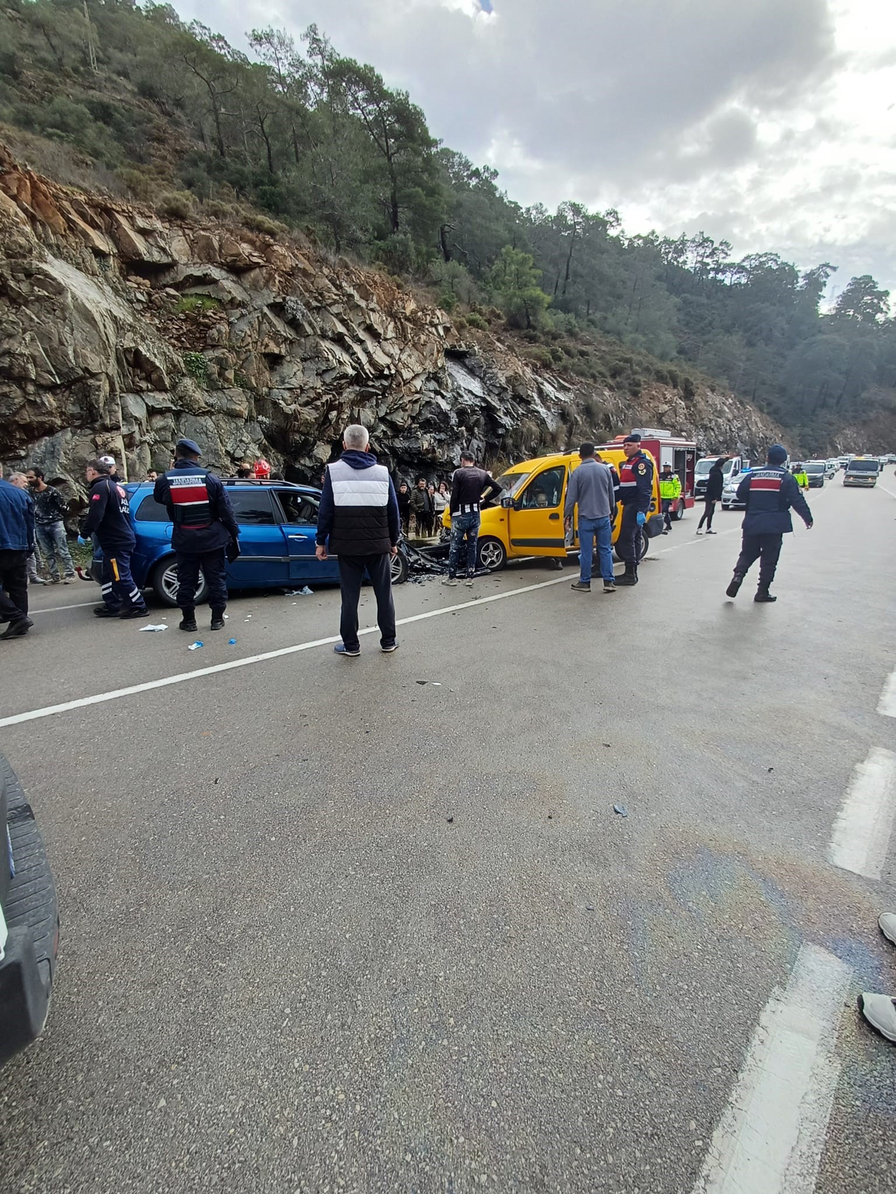 Aileyi Yıkan Kaza! Kafa Kafaya Çarpışma Can Aldı (2)