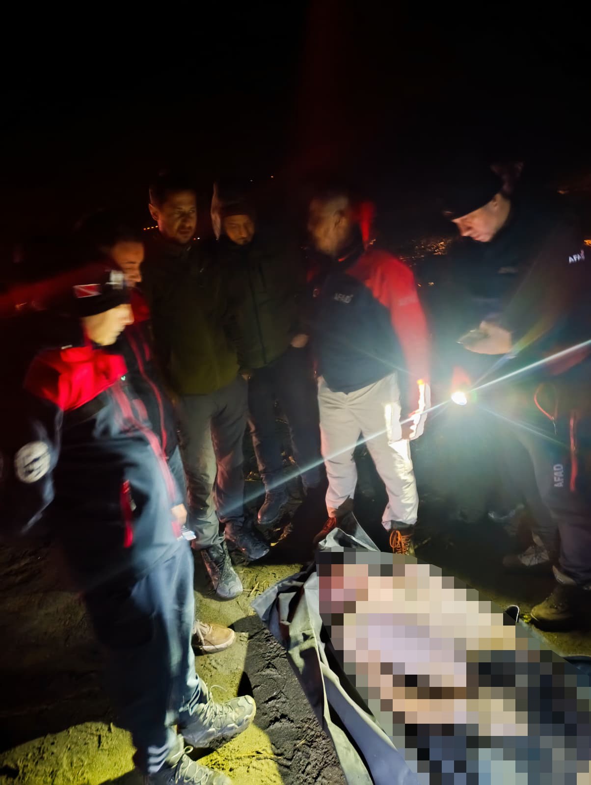 Akıntıya Kapılmıştı, Günler Sonra Bulundu! 24 Yaşındaki Gencin Cansız Bedeni Çıkarıldı (3)