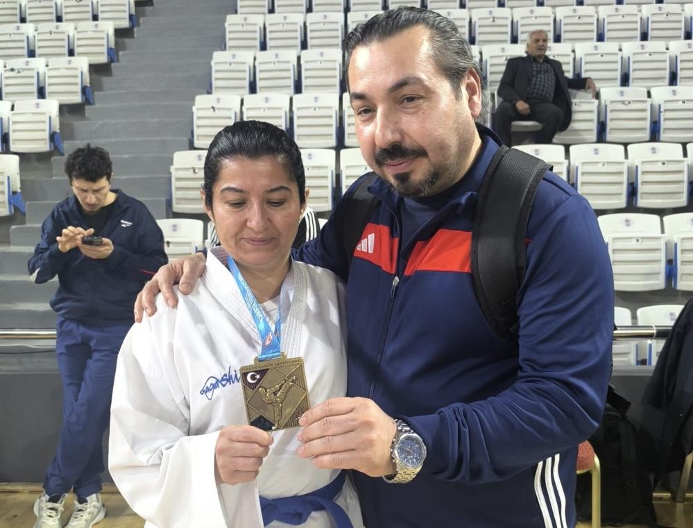 Alaşehi̇r Şampi̇yon (1)