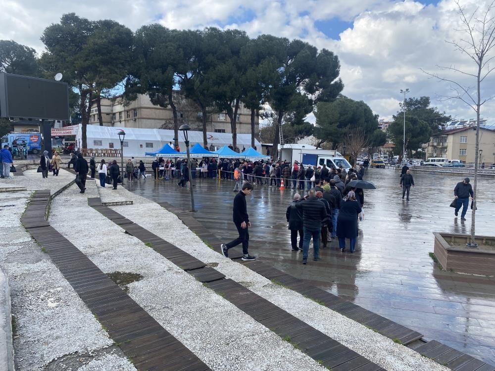 Alasehirde 8 Ton Hamsi Ucretsiz Dagitildi (5)