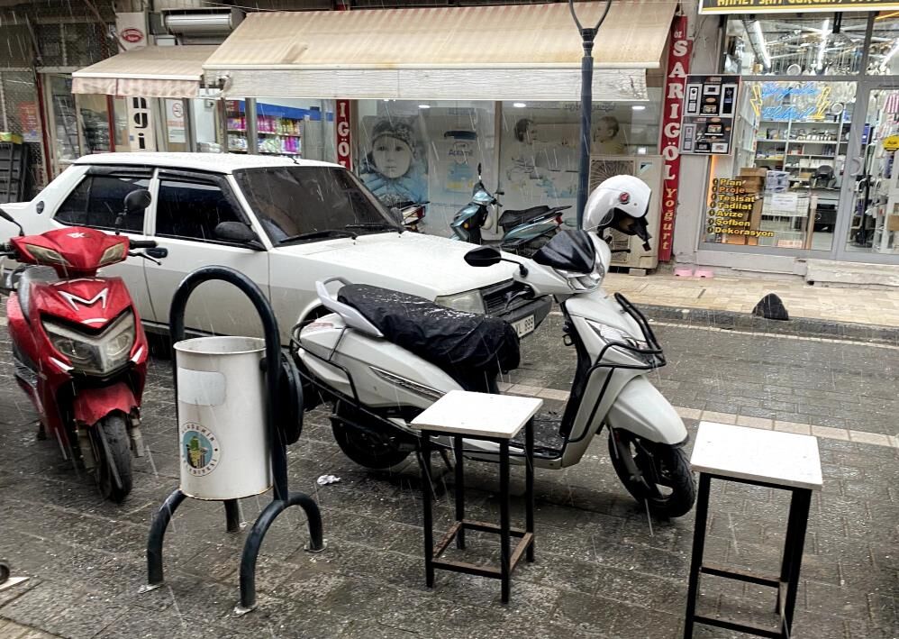 Alasehirde Bir Gunde Dort Mevsim Kar Gunes Dolu Ve Yagmur Pes Pese (4)