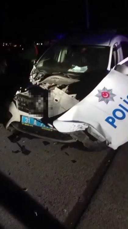 Alkol Faciasi Kontrolden Cikan Otomobil Polis Aracina Daldi 2 Polis Yaralandi (2)