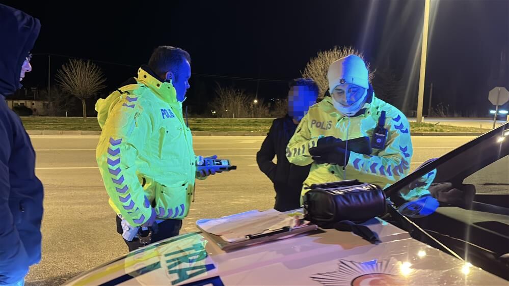 Alkollu Kamyon Surucusu Ehliyeti Evde Unuttum Diyerek Cezadan Kacmaya Calisti 5 Yil Eh (4)