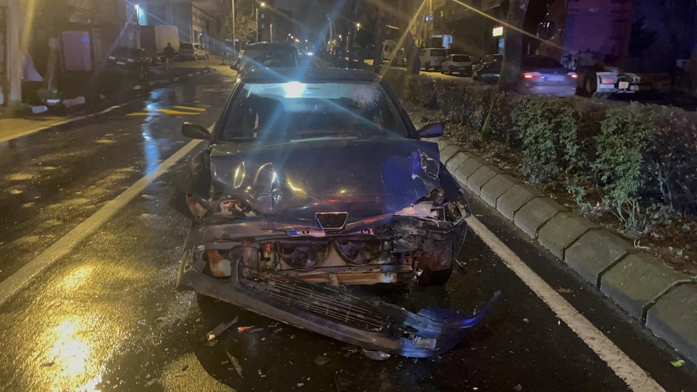 Alkollu Surucu Kirmizi Isikta Dehset Sacti Hepinizden Ozur Diliyorum Deyip Hastaneyi R (4)