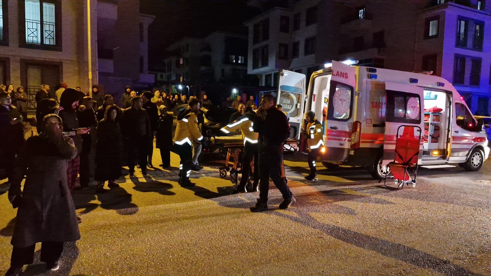 Annesine Kizdi Koca Binayi Yakti Ofkesinin Bedelini Komsulari Odedi (6)