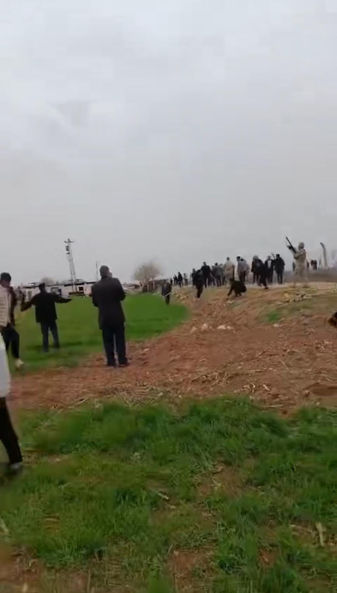 Arazi Kavgası Büyüdü Muhtarın Yaralanmasının Ardından 10 Kişi Daha Yaralandı (4)