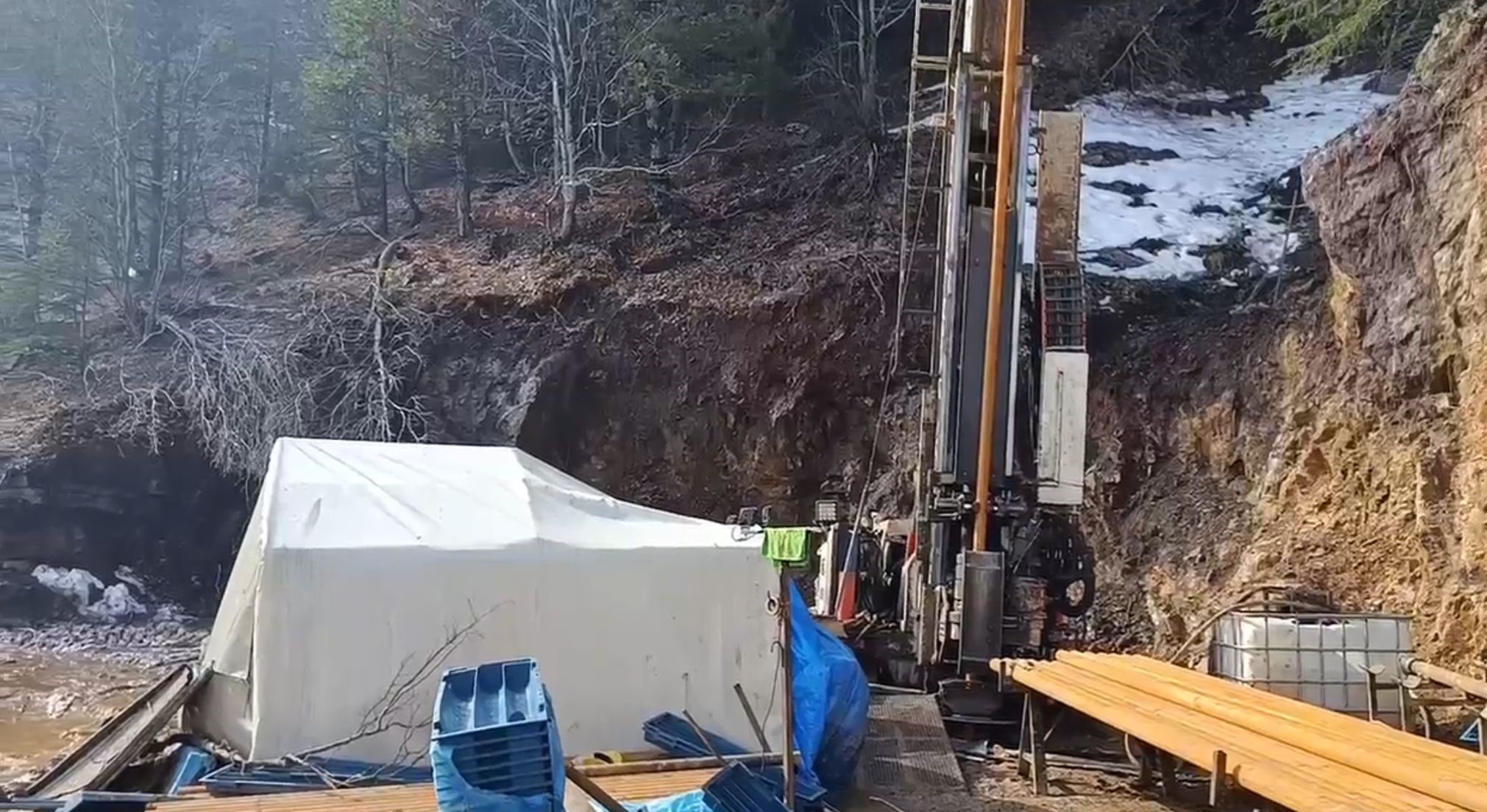 Arkadaslari Vardiyaya Gelince Buldu Sondaj Operatoru Feci Sekilde Can Verdi (3)