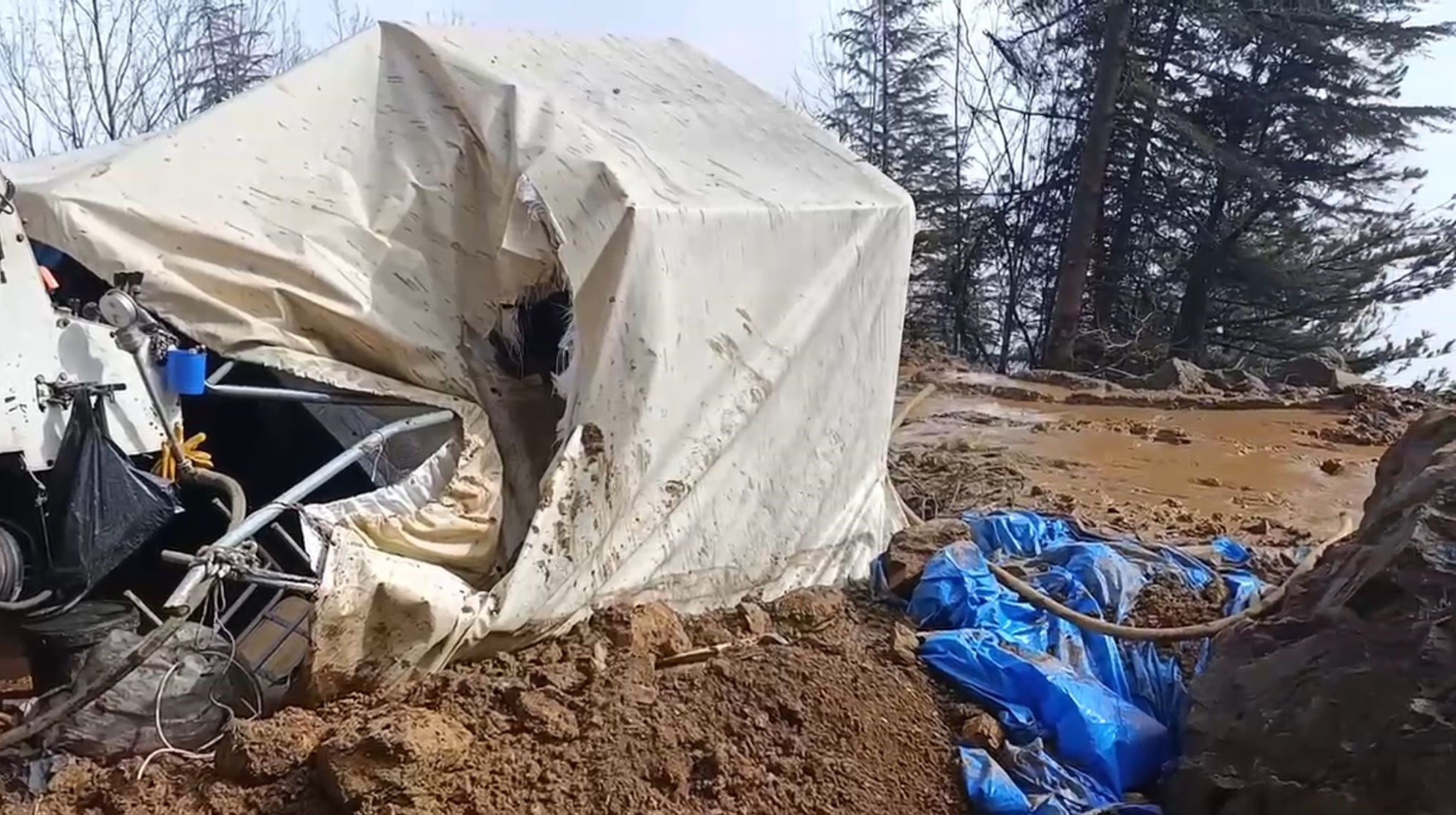 Arkadaslari Vardiyaya Gelince Buldu Sondaj Operatoru Feci Sekilde Can Verdi (4)