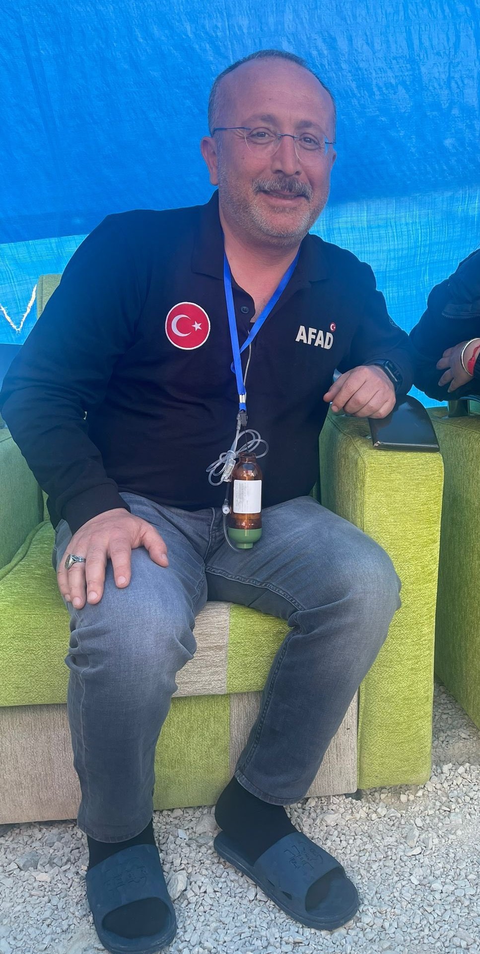 Asrın Felaketinde Asrın Fedakârlığı Boynunda Kemoterapi Şişesiyle 63 Gün Hatay’da Görev Yaptı (5)