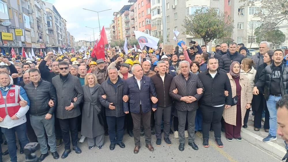 Baretleriyle Ilce Merkezine Yuruduler Somada Ucret Isyani (4)