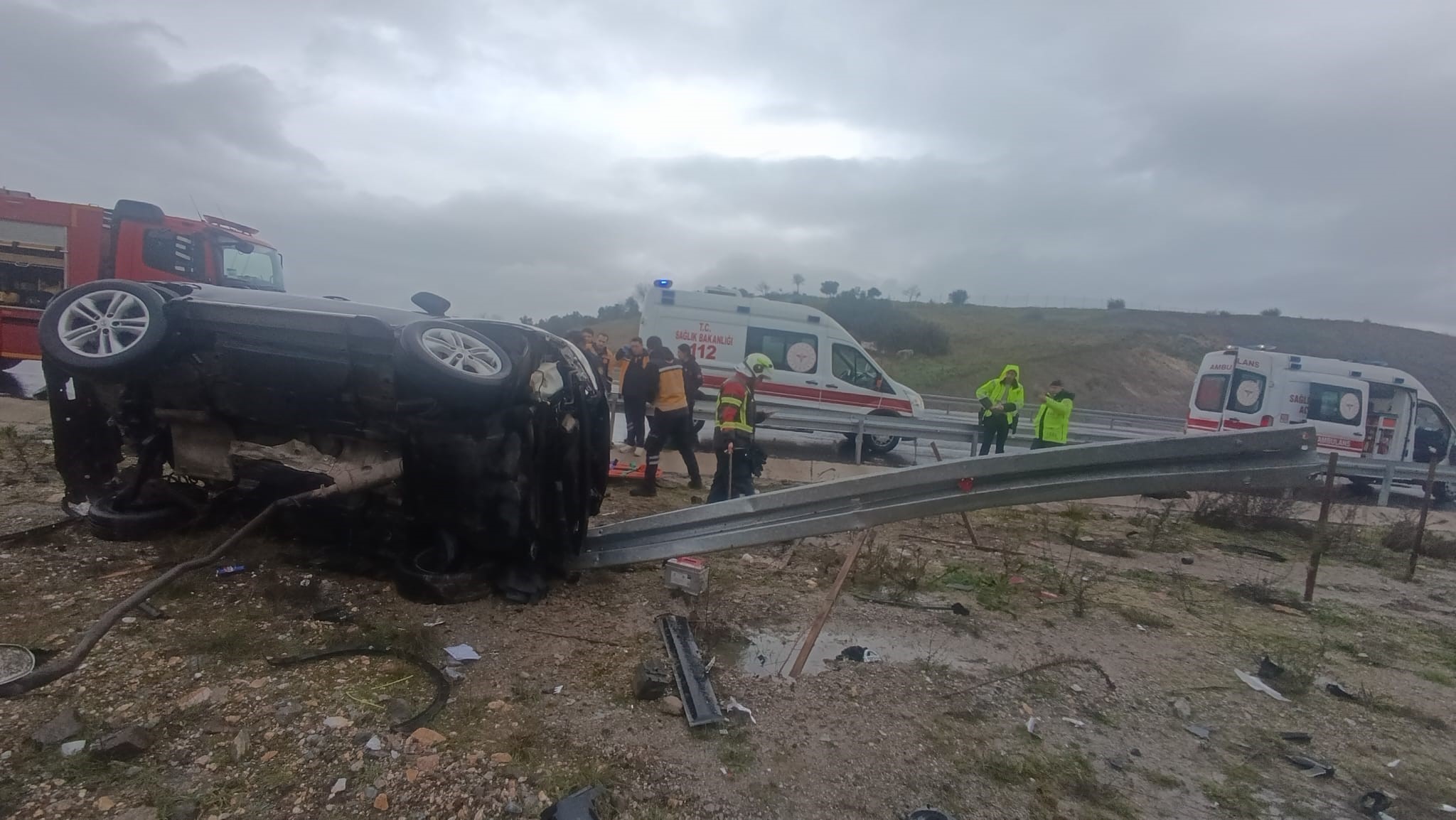 Bariyerlere Çarpan Otomobil Ölüm Getirdi! Karı Kocanın Son Yolculuğu (4)
