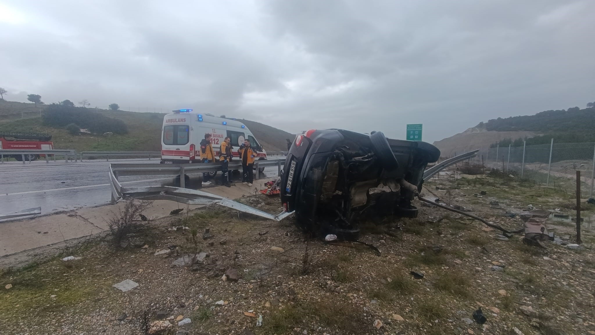 Bariyerlere Çarpan Otomobil Ölüm Getirdi! Karı Kocanın Son Yolculuğu (6)