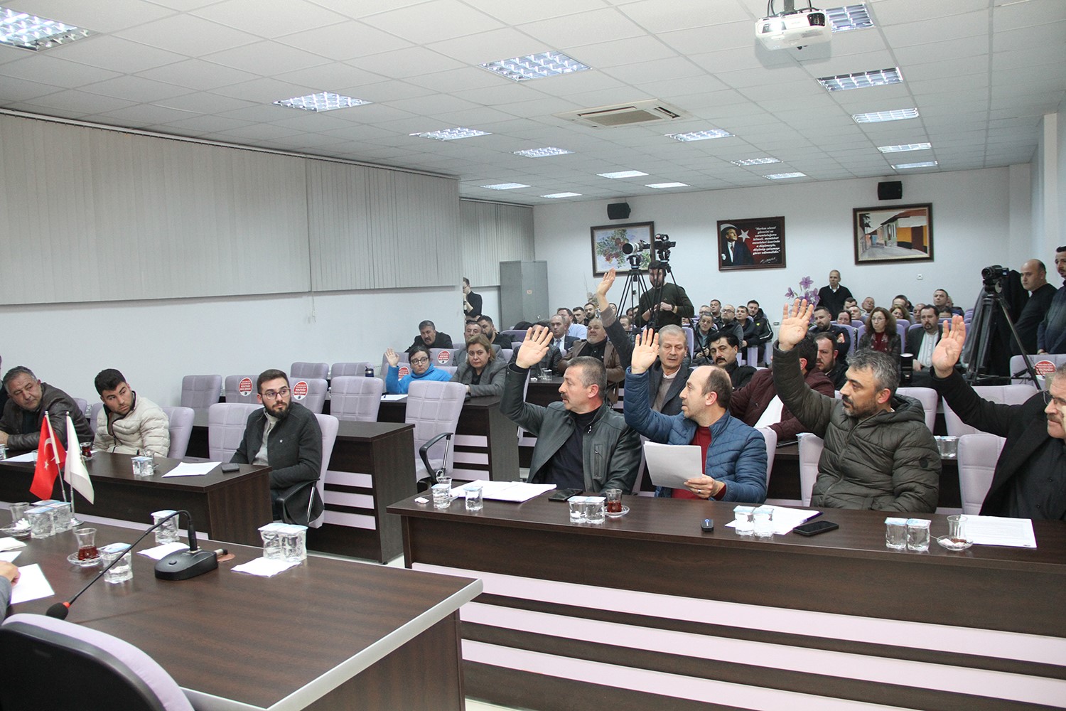 Belediye Meclisi’nde Arsa Tartışması Maddeler Oy Çokluğuyla Reddedildi (4)