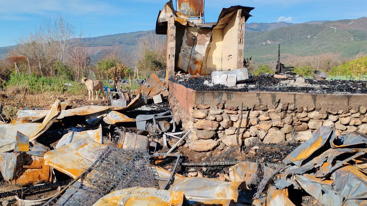 Beylik Tabancasını Almak Için Alevlerin Arasına Girdi! Emekli Polis Yaşam Mücadelesi Kaybetti (5)