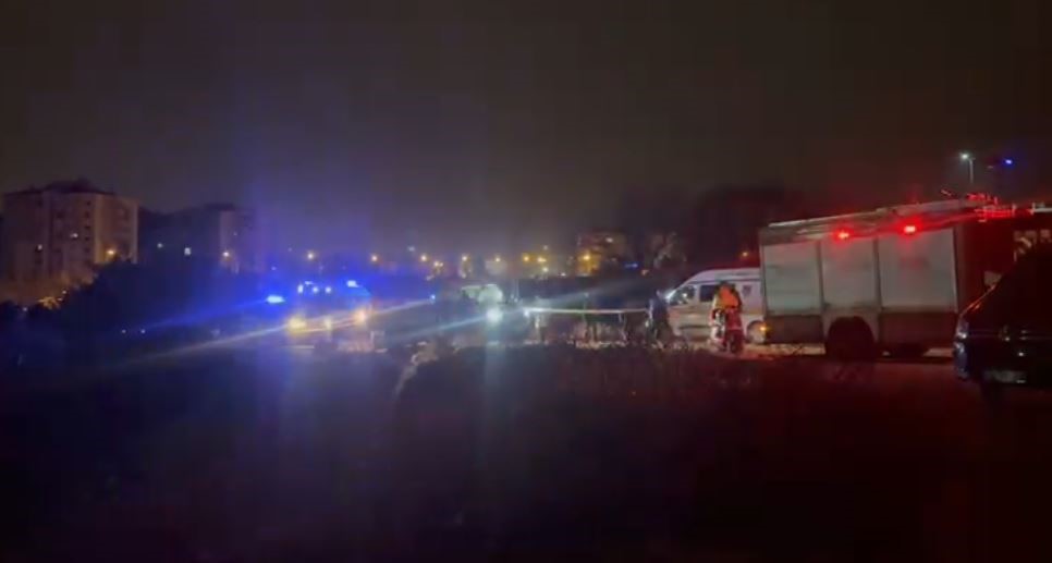 Boş Arazide Kanlı Sabah Park Halindeki Otomobilde Bıçaklanmış Ceset Bulundu (5)