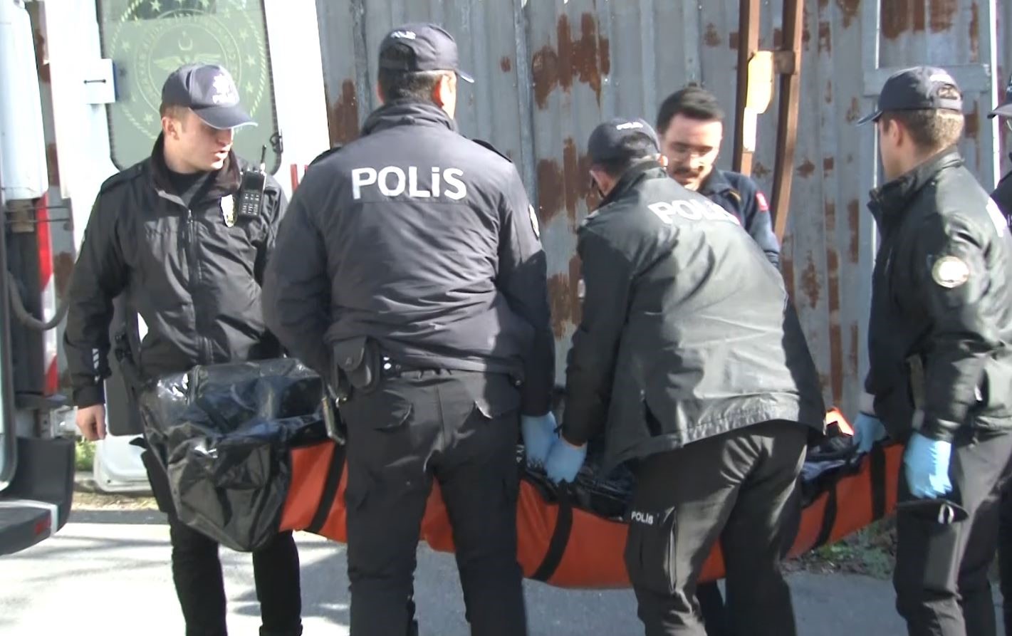 Boş Arazide Korkunç Keşif Genç Adam Ölü Bulundu (2)