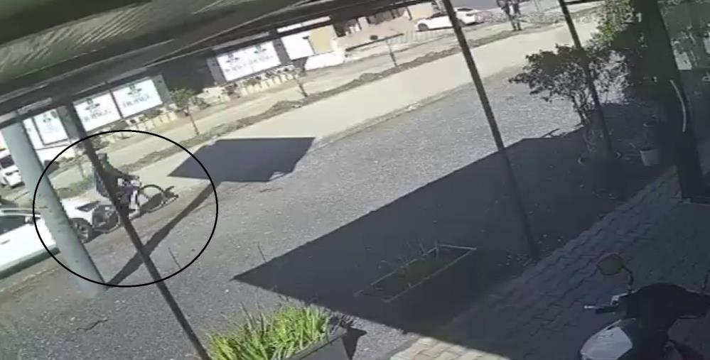 Bu Goruntuler Yurek Burktu 73 Yasindaki Bisikletli Kazada Hayatini Kaybetti (2)