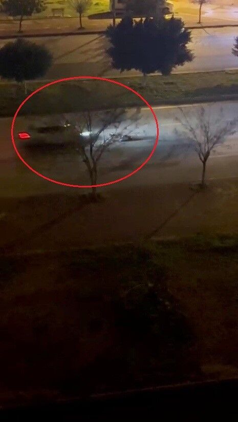 Cep Telefonu Kamerasi Kayittaydi Yerde Baygin Halde Yatan Ogretmenin Uzerinden Aracla (3)