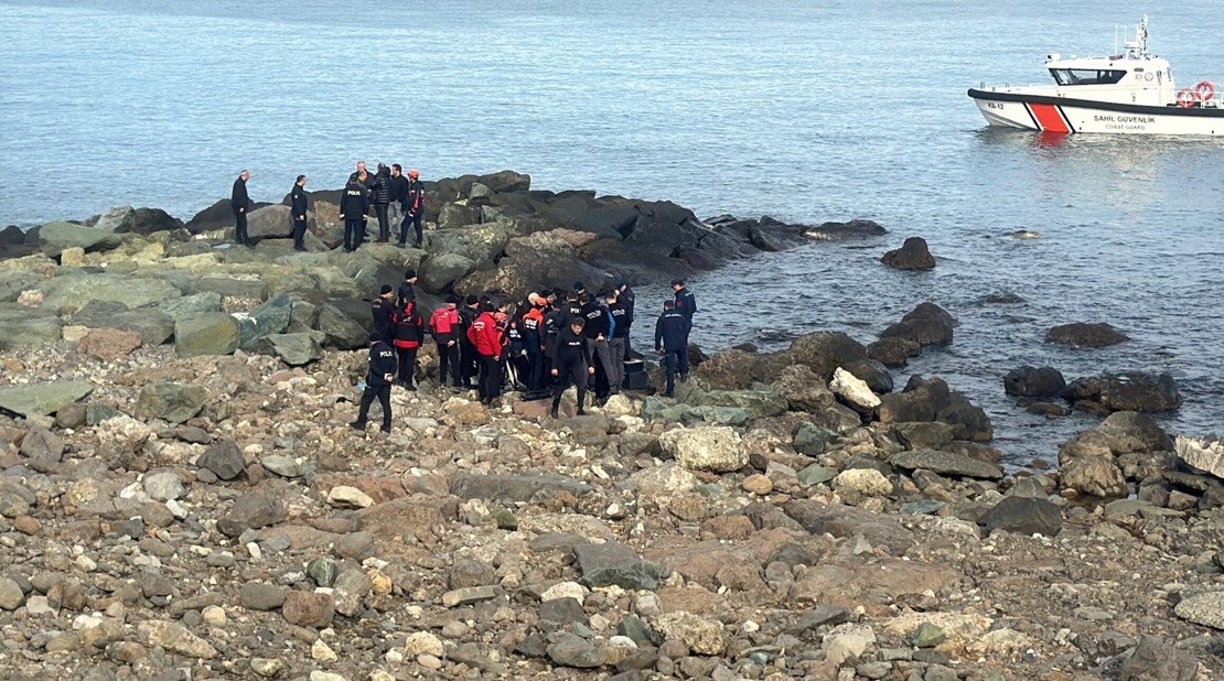 Denizde Hareketsiz Halde Fark Edildi 20 Yaşındaki Genç Ölü Bulundu (2)