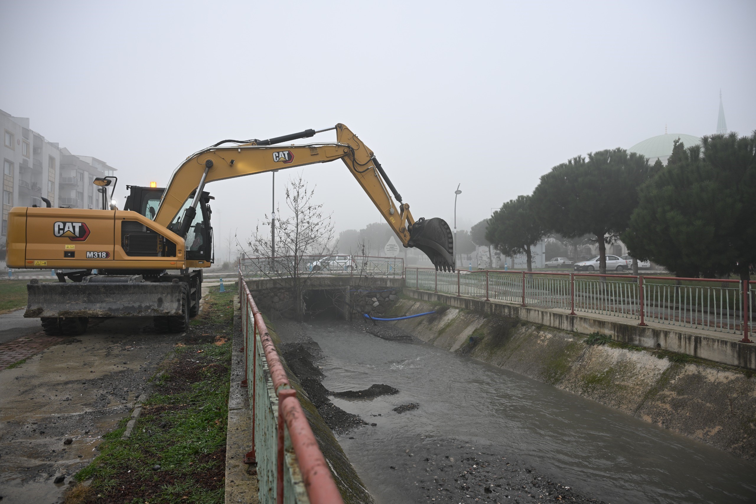 Dereden 150 Kamyon Çöp Çıktı, Görenler Şaşkına Döndü (7)