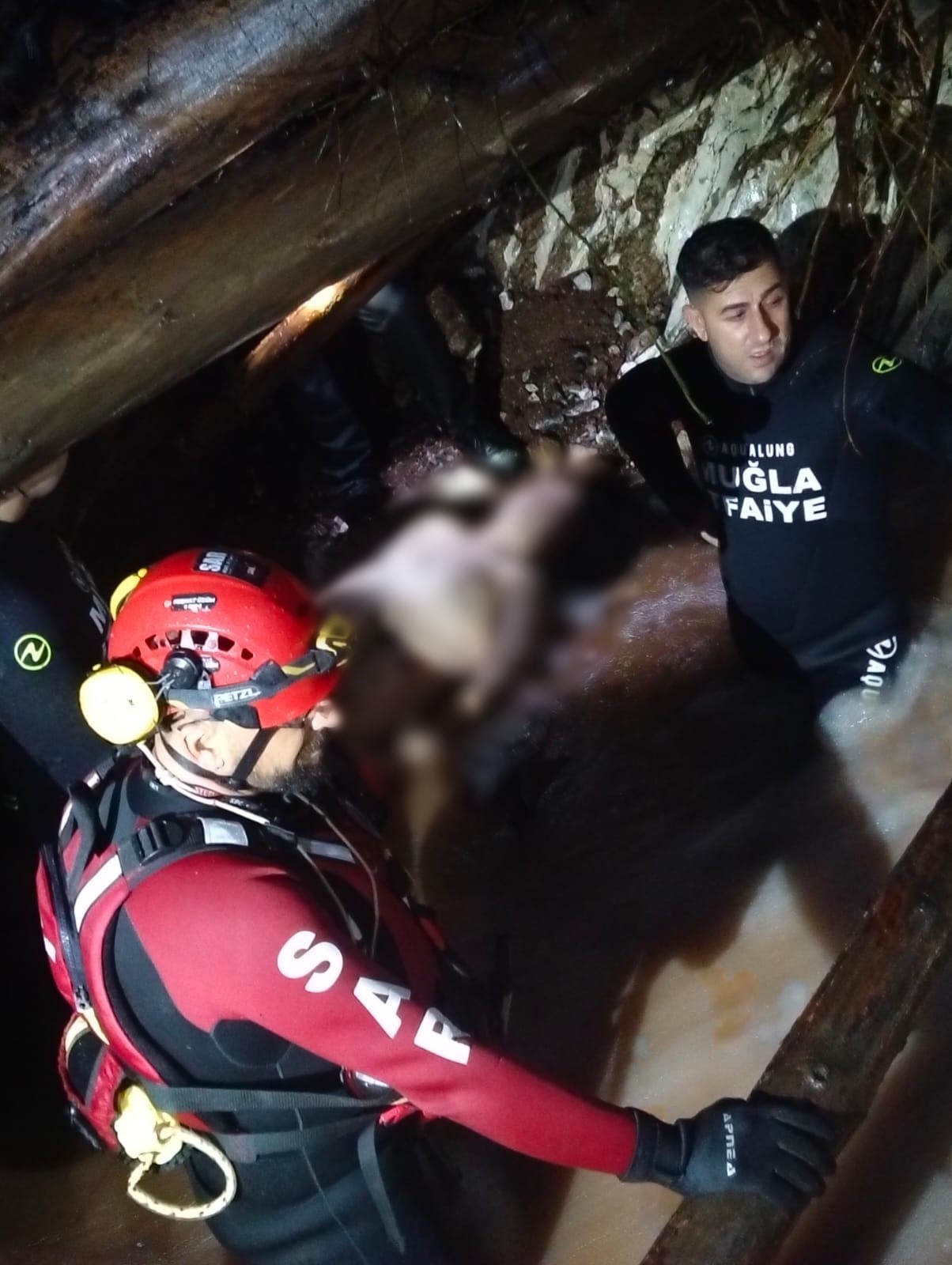 Dereyi Geçmek Istedi, Sele Kapıldı 3 Saat Sonra Cansız Bedeni Bulundu (3)