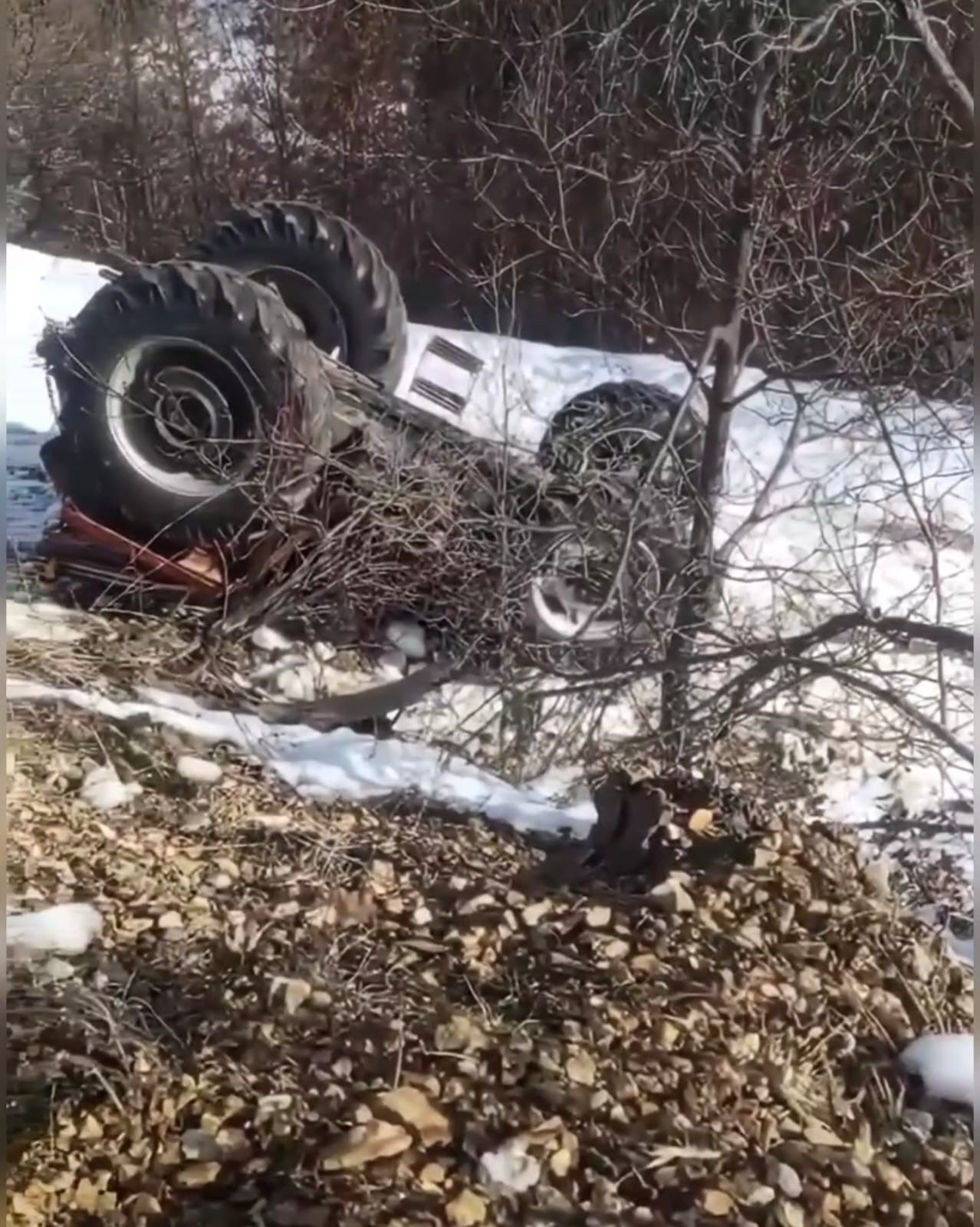 Devrilen Traktör Bir Can Daha Aldı! Köy Muhtarı Olay Yerinde Öldü (3)