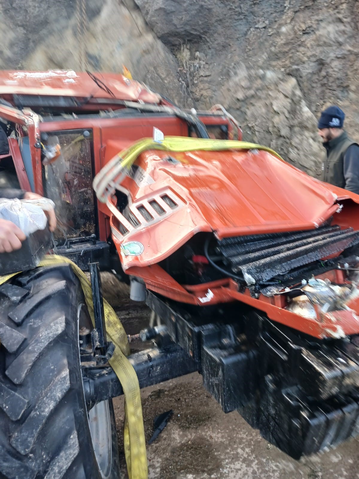 Devrilen Traktör Bir Can Daha Aldı! Köy Muhtarı Olay Yerinde Öldü (4)