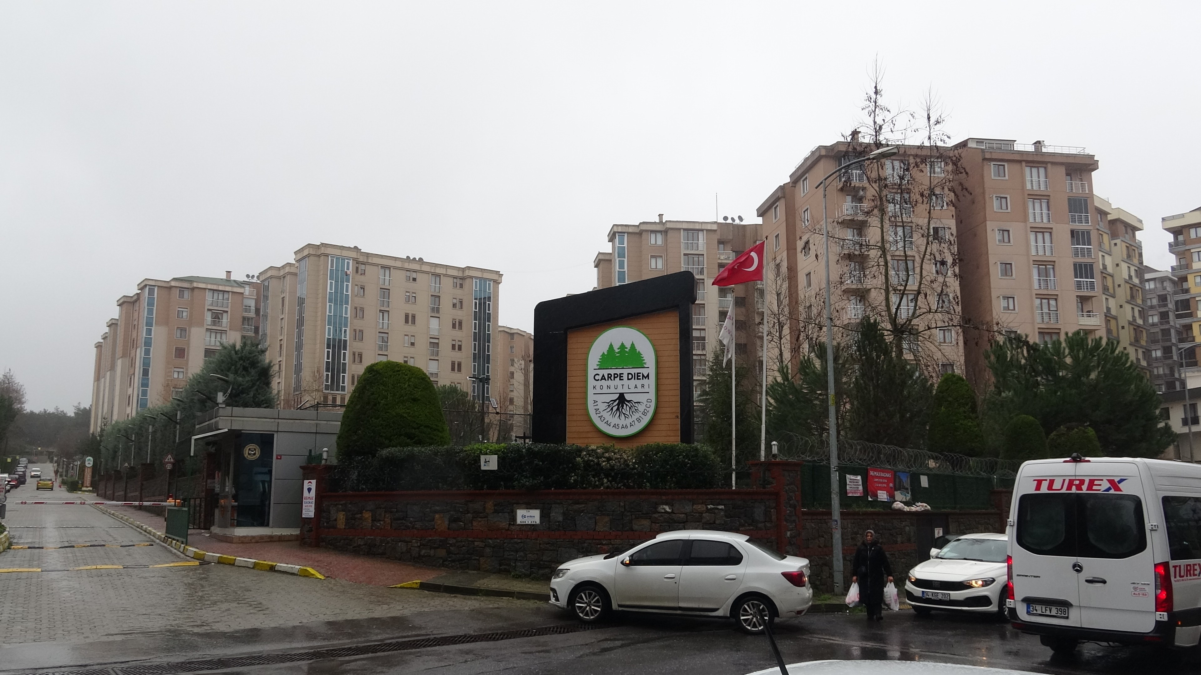 Ekmek Parasi Icin Gitmisti Asansor Boslugunda Can Verdi (2)