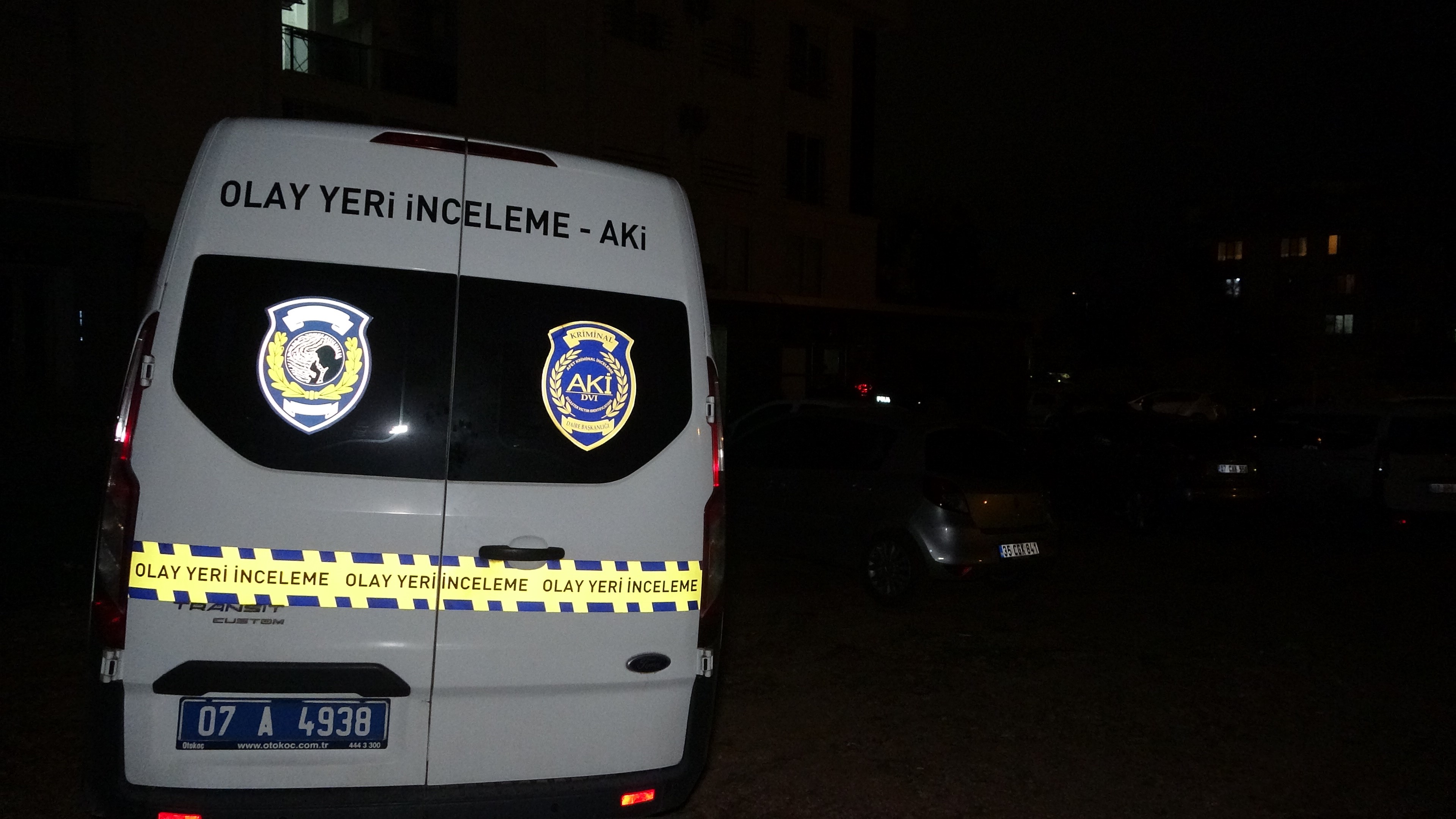 Evde Dehşet Genç Adam Çok Sayıda Bıçak Darbesiyle Öldürüldü (7)